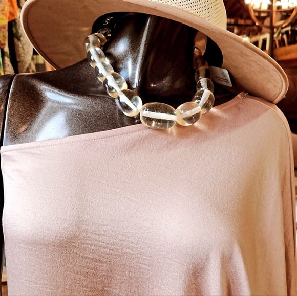 Chunky Acrylic Statement Necklace w/Screw Clasp - Picture 6 of 17